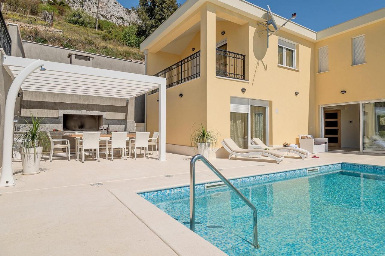 Villa Sun Palace With Luxury 5 Bedroom Villa And Amazing Panoramic Sea Views Mimice Exterior photo