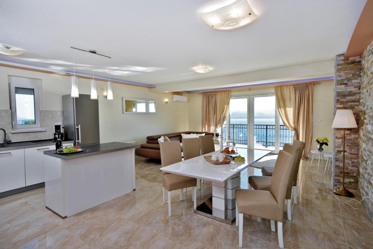 Villa Sun Palace With Luxury 5 Bedroom Villa And Amazing Panoramic Sea Views Mimice Exterior photo