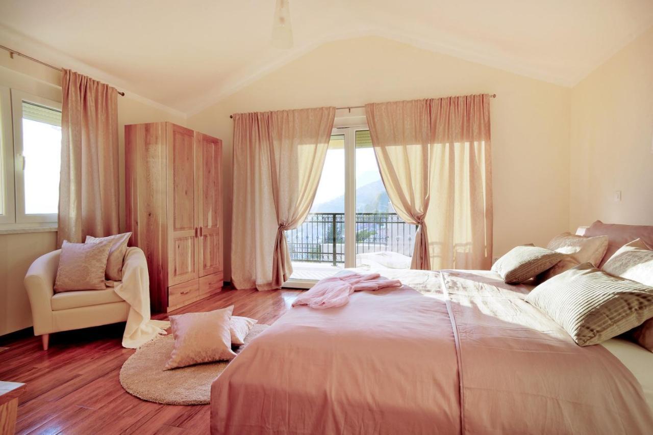Villa Sun Palace With Luxury 5 Bedroom Villa And Amazing Panoramic Sea Views Mimice Exterior photo