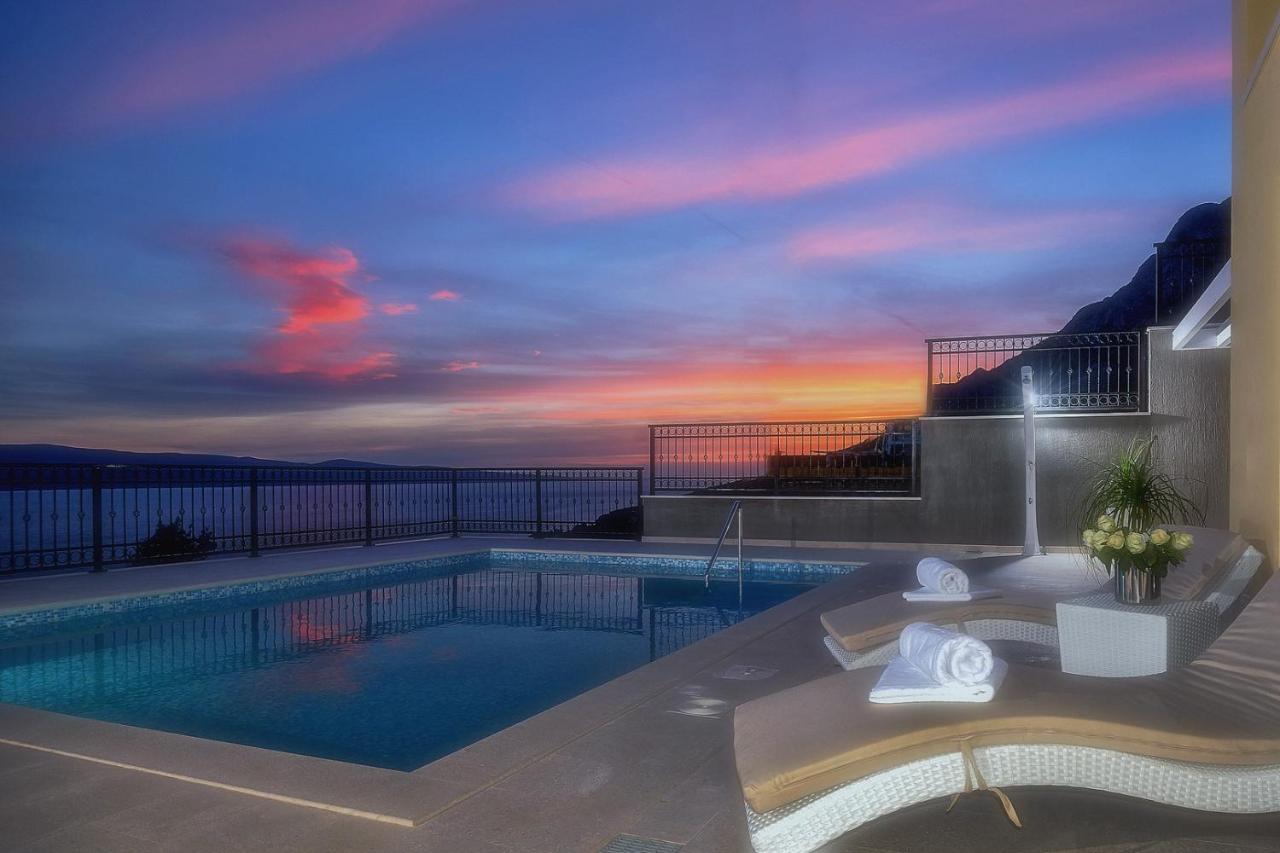 Villa Sun Palace With Luxury 5 Bedroom Villa And Amazing Panoramic Sea Views Mimice Exterior photo