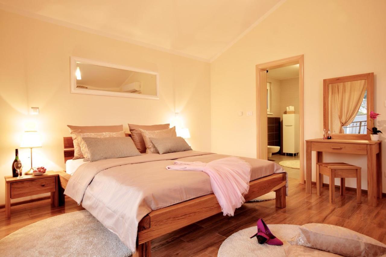 Villa Sun Palace With Luxury 5 Bedroom Villa And Amazing Panoramic Sea Views Mimice Exterior photo